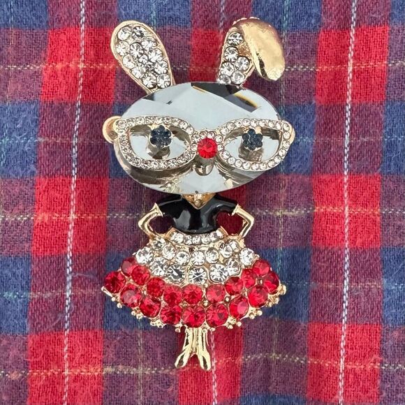 Twee Bunny Rabbit With Glasses Brooch With Colorful Stones - Picture 2 of 4